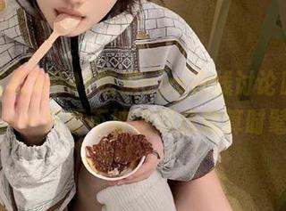 用91吃瓜app在线讨论时尚前沿——只要不被逮到我就算时髦！