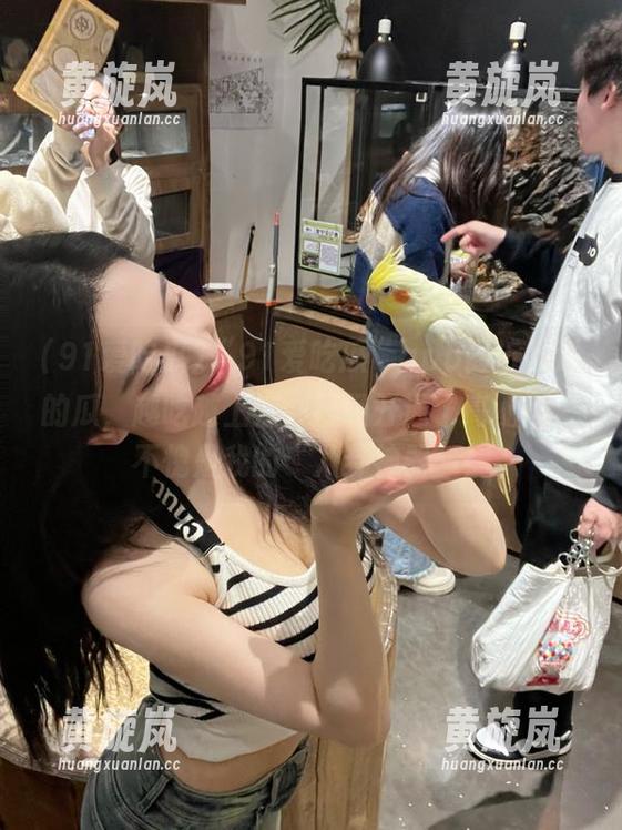 91爱吃瓜 “91爱吃瓜”app最近推送的瓜,越吃越上瘾,已经开通了高配版,不愧是我的“八卦神器”!