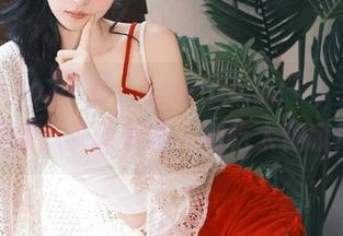下载“heiliao.su”，准备好接受八卦风暴吧，别吃太饱哦！