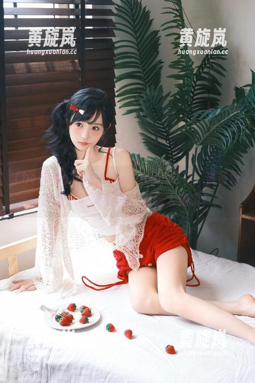 下载“heiliao.su”，准备好接受八卦风暴吧，别吃太饱哦！