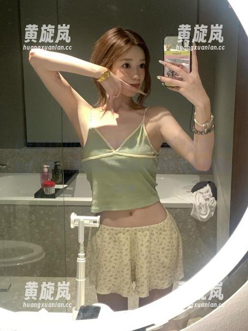 吃瓜17 iOS用户的福音!在“吃瓜17cgg”中,连续刷屏的时候还可以偷偷摆pose