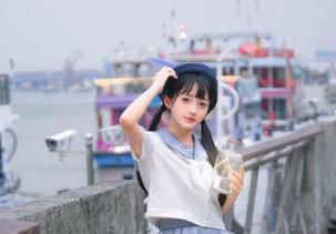 手里的手机就是我的在线吃瓜网入口，不用走路也能追剧追到飞起！