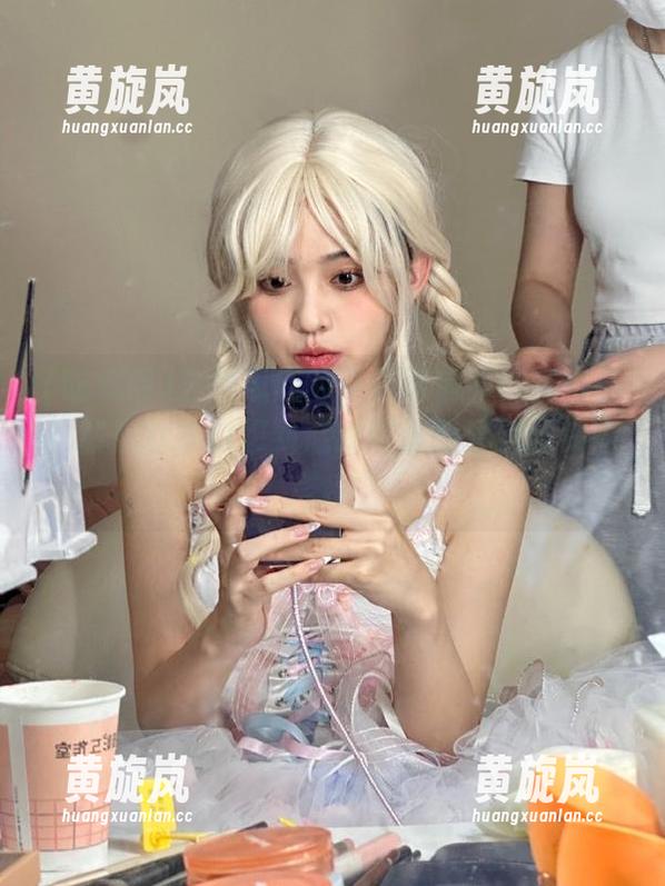 吃瓜网 在吃瓜网的下载页前面悄悄登录,然后默默幻想到底啥时候能看到真实内容?