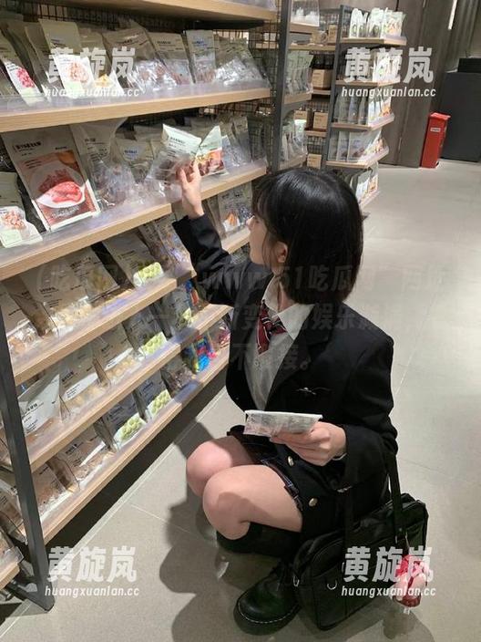 一刷“www.51吃瓜网”网址，仿佛进入一个不断变化的娱乐漩涡，看得我目不暇接。