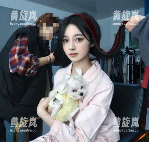 吃瓜网下载线路太复杂，还是我家WiFi最稳。