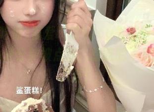 吾爱吃瓜52cg发布后，我的好奇心分分钟被点燃，想吃的不是瓜，是八卦！