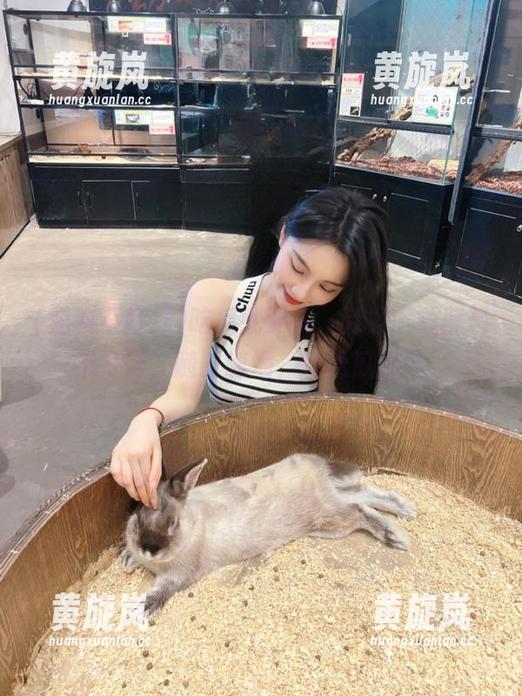 吃瓜就要快，赶紧下载黑料不打烊，随时随地，轻松瓜旋风！