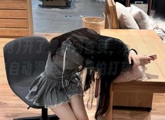 开了黑料网首页，有些事情看到一半自动滑走了，是怕打草惊蛇吗？