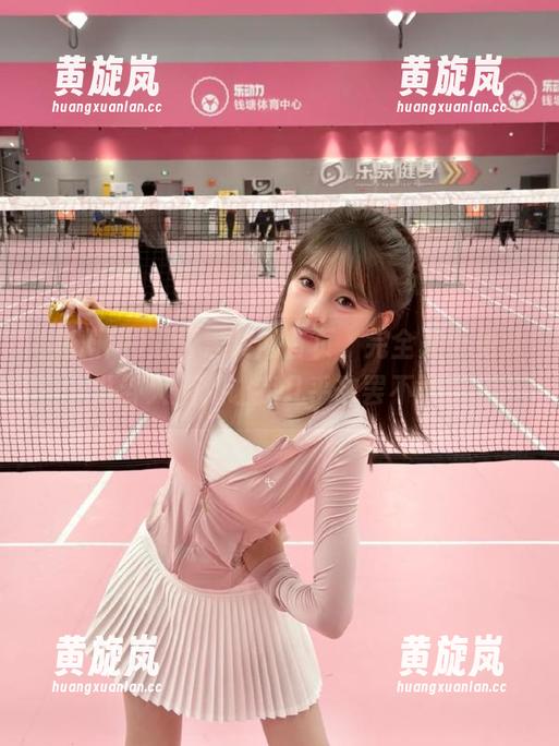 黑料网 点开黑料网首页,完全是个免费八卦大渊,让我几乎欲罢不能。